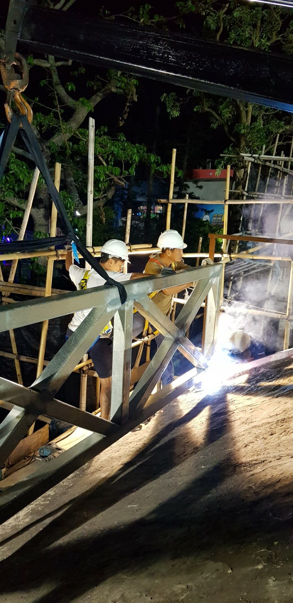 GRP facade metal structure installation